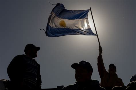 Argentina Expects IMF to Approve $7.5 Billion Disbursement, Sergio ...