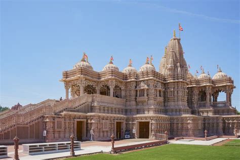 Exterior View of the Famous BAPS Shri Swaminarayan Mandir Stock Image ...