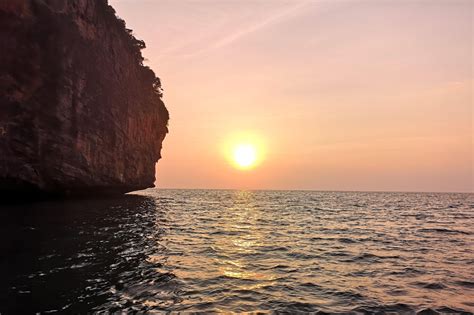 Phi Phi Don & Phi Phi Leh Sunset Trip by Arisa Speed Boat - Trip Store Krabi Next