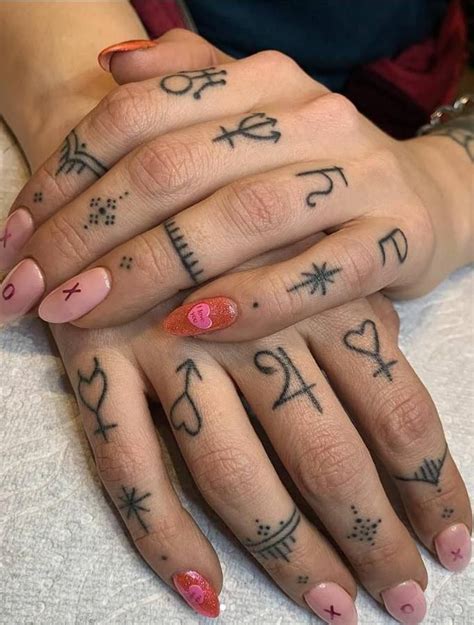 26 Unique Finger Tattoos Designs for You - Lily Fashion Style | Finger tattoo for women, Tattoo ...