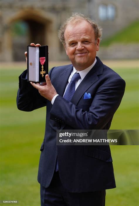 Toby Jones poses with his medal after being appointed an Officer of... News Photo - Getty Images