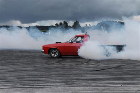 Holden ute burnout by oddthing2 on DeviantArt