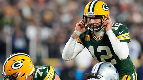 Aaron Rodgers finally joins Jets in trade with Packers, ends 18-year ...