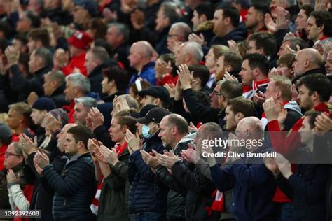 Manchester United Vs Liverpool Photos and Premium High Res Pictures - Getty Images