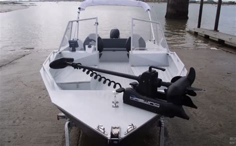 Bow Mount Trolling Motors: Best Picks in 2023 & How to Install - Electric Boating Tips