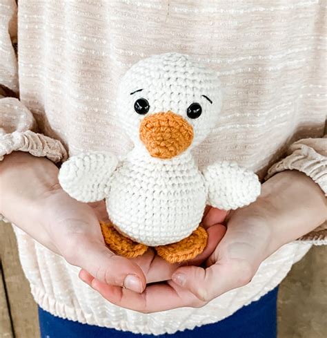 Free Crochet Mini Duck Pattern - Amigurumi Tutorial - Grace and Yarn