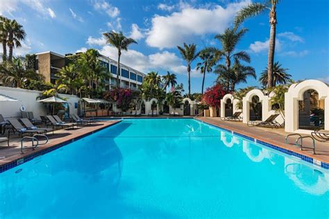 Bahia Resort Hotel in San Diego (CA) - Room Deals, Photos & Reviews