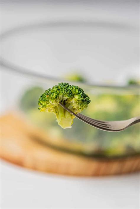 How to Steam Broccoli in the Microwave