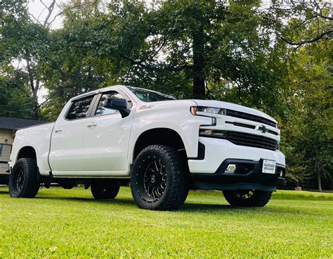 View build 3.5 Inch Lifted 2019 Chevy Silverado 1500 4WD | Rough Country