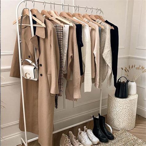 How to Create a Capsule Wardrobe | The Everygirl