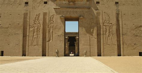 Edfu Temple Tourist Information, Facts, History & Picture