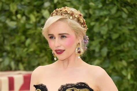 Staude Zehn Fjord emilia clarke met gala Verkleidung Dempsey Verfahren