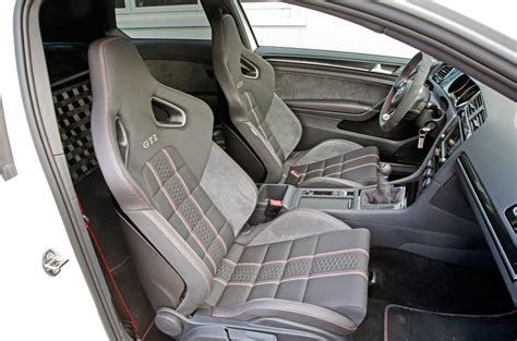 Volkswagen Golf GTI Clubsport S interior | Autocar