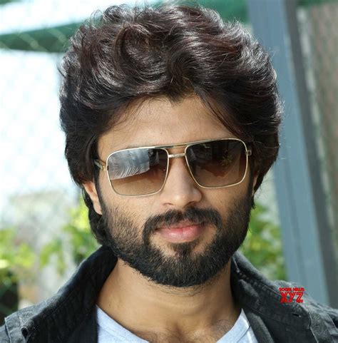 Vijay Deverakonda introduces fans to Storm Deverakonda - Social News XYZ