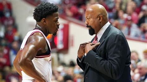 Indiana Hoosiers basketball: Mike Woodson may leave scholarship open