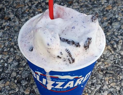 On Second Scoop: Ice Cream Reviews: DQ Cotton Candy Oreo Blizzard