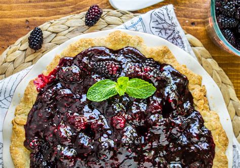 12 Easy Blackberry Pie Recipes - Fresh Blackberry Pie Filling Ideas—Delish.com