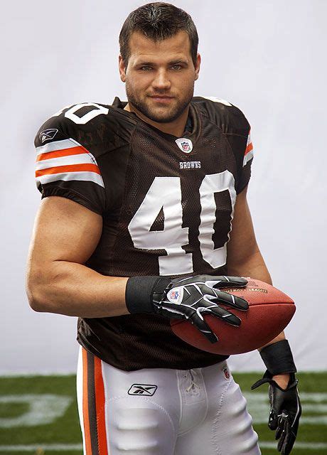 Peyton Hillis... #40 on the Cleveland Browns. He's not helping my ...