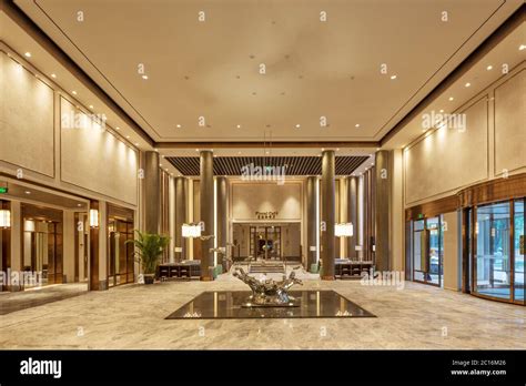 luxury hotel lobby interior Stock Photo - Alamy