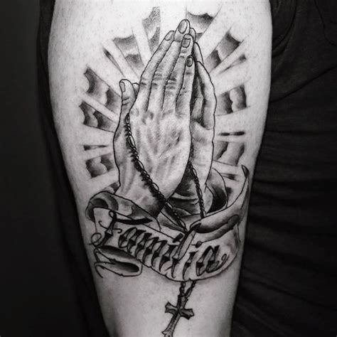 Resultado de imagen de tatuajes en el brazo para hombres rosario ...