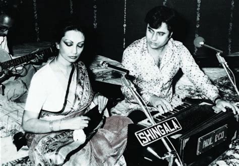 This Retro Video Of Jagjit Singh And His Wife Chitra Singing 'Punjabi Tappe' Is Pure Gold ...