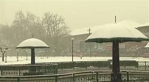 Srinagar receives season’s first snowfall, brings cheer to city facing a dry spell | India News ...