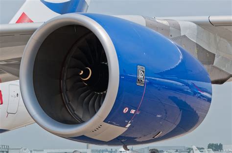 Rolls-Royce Trent 970B- 84 mounted on an Airbus A380 | Jet engine, Rolls royce trent, Rolls royce