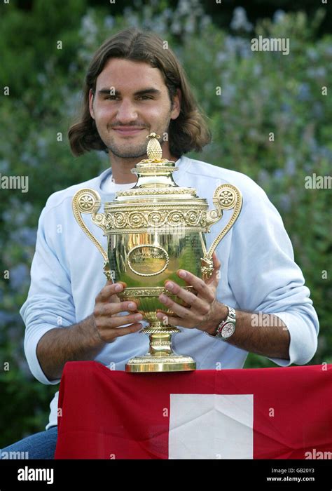 Roger federer wimbledon 2003 hi-res stock photography and images - Alamy