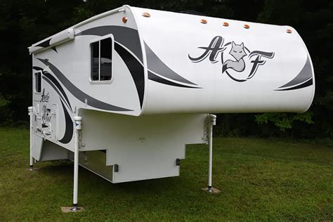 2017 Arctic Fox 992 Review - Full-Wall Slide, Dry Bath Camper