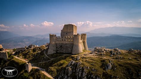 Château de Rocca Calascio (les Abruzzes, Italie) - Réalisations en Drone