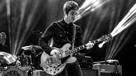 Noel Gallagher to Sell Guitars, Amps Used on Tour With Oasis - Rolling ...