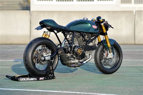 WINNING BY A HEAD. WalzWerk’s Nolan Ducati SportClassic Cafe Racer - Pipeburn