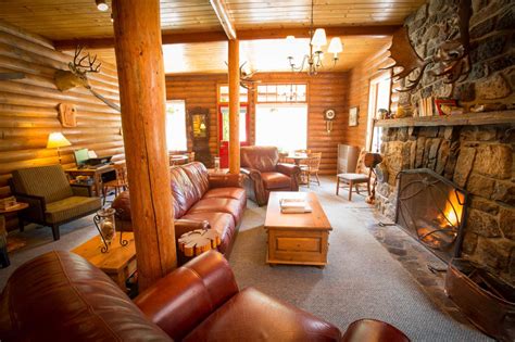 15 Beautiful Banff Cabins and Chalets to Get Cozy In - The Banff Blog