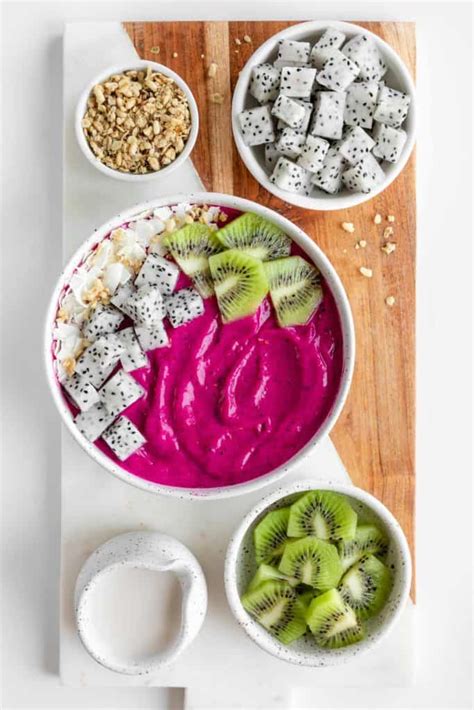 Dragon Fruit Smoothie Bowl - Purely Kaylie