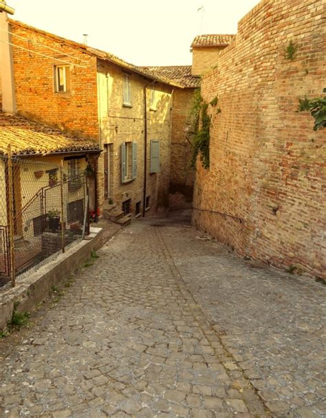 Premium Photo | Urbino houses of old city