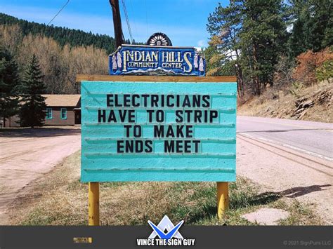 Someone In Colorado Is Putting The Funniest Signs, And The Puns Are ...