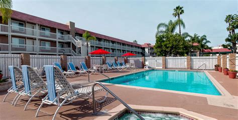 Ramada Hotel Costa Mesa | Hotels Near Newport Beach