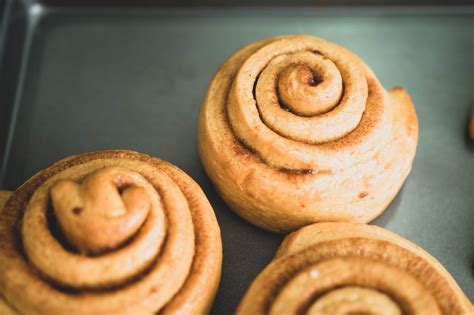 Cinnamon rolls in a tray - Creative Commons Bilder