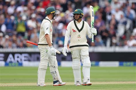 Usman Khawaja raises his bat on reaching fifty | ESPNcricinfo.com