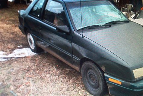 1994 PLYMOUTH SUNDANCE HATCHBACK COUPE WITH FOLDOWN REAR SEATS!