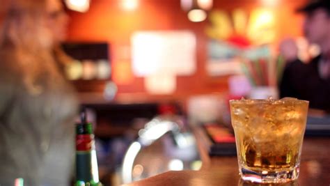 Manhattan’s top 7 dive bars for cheap drinks | Budget Travel