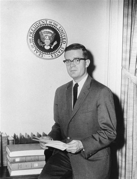 Ted Sorensen, JFK Counselor and Speechwriter, Dead at 82 | Who2