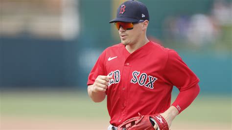 WATCH: Red Sox' Kiké Hernández makes insane catch vs. Royals - NBC Sports Boston