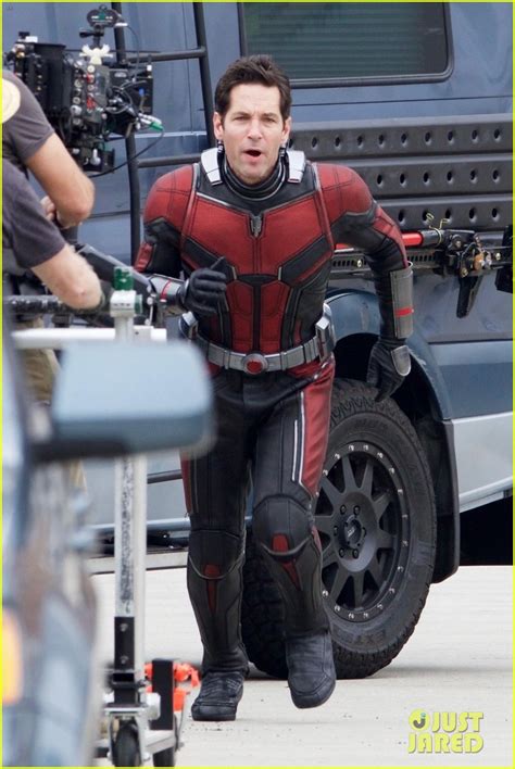 Paul Rudd Runs in Costume on the Set of 'Ant-Man and The Wasp' - First Look!: Photo 3972056 ...