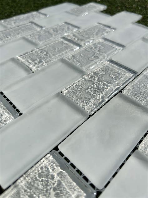 DELUXE WHITE GLASS TILE 1.5 X 3 - POOLS & SURFACES DISTRIBUTOR