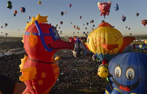 Hundreds of thousands celebrate Balloon Fiesta - AOPA