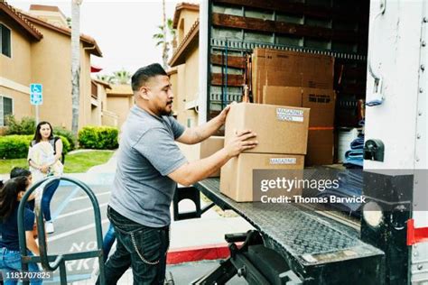 1,428 Moving Truck Boxes Stock Photos, High-Res Pictures, and Images - Getty Images