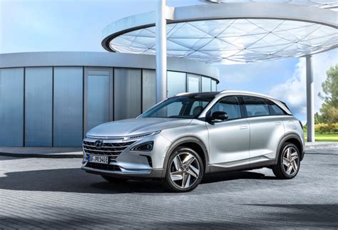 Hyundai NEXO Photos and Specs. Photo: Hyundai NEXO hd 2018 and 40 ...