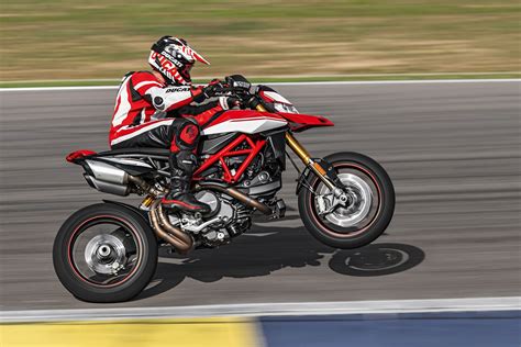 DUCATI HYPERMOTARD 950 (2019 - on) Review | MCN