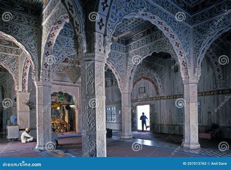 Marble Carving Inside of Gurudwara Nagina Ghat Sahib, Nanded Editorial Image - Image of nagina ...